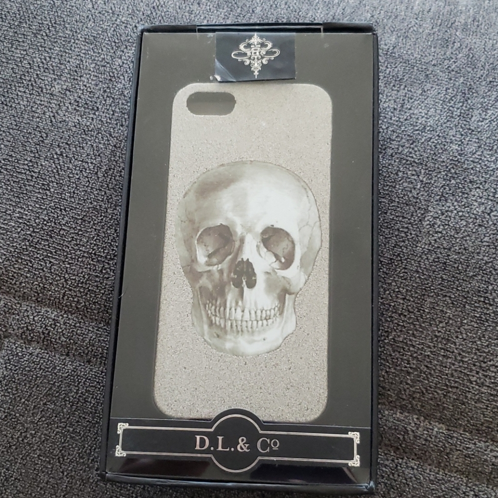 💌 BNIB Old model phone case